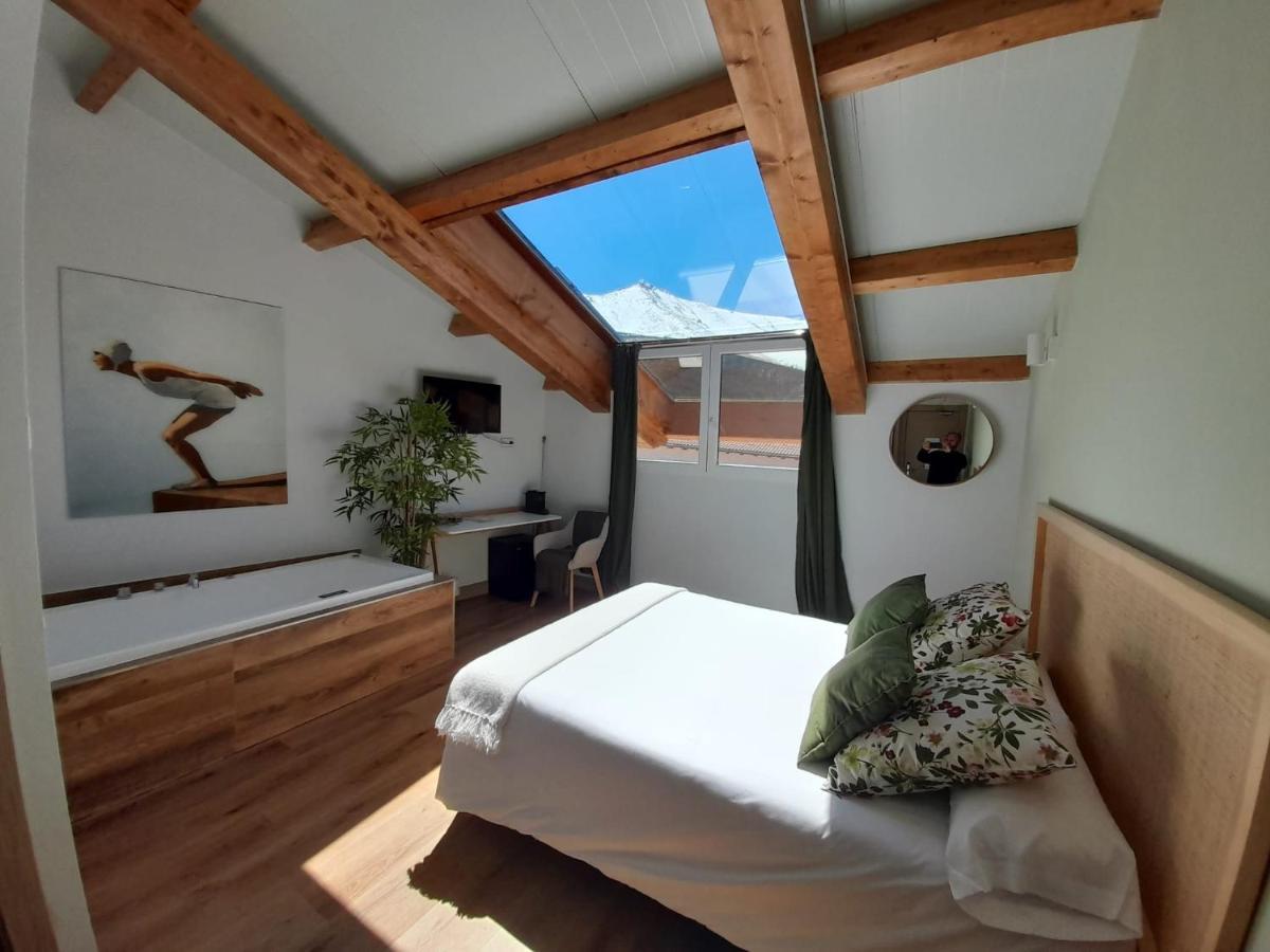 Hotel Camino De Las Estrellas Serranillos Zewnętrze zdjęcie