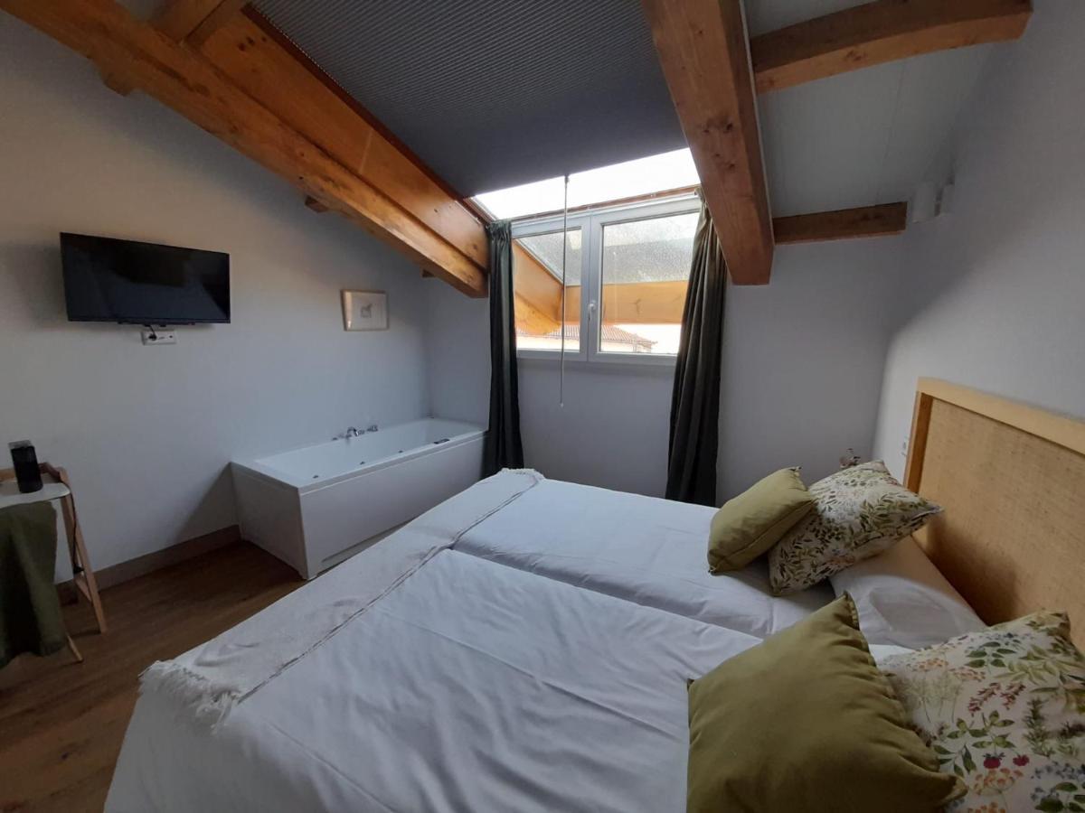 Hotel Camino De Las Estrellas Serranillos Zewnętrze zdjęcie